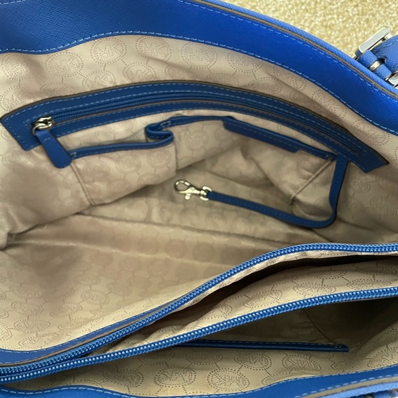 Michael Kors Multifunction Tote - Picture 3 of 6